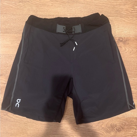 On Running Performance 2/1 Shorts Men’s Large - Picture 1 of 7